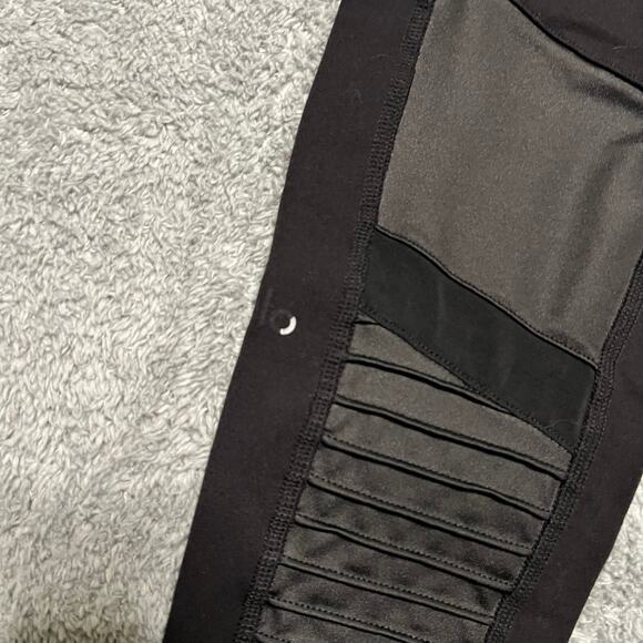 Alo Yoga Leggings Womens Medium Moto Black Athletic Workout Wear Pants - Picture 4 of 9